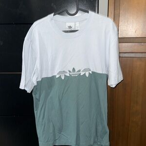 Adidas T-Shirt
